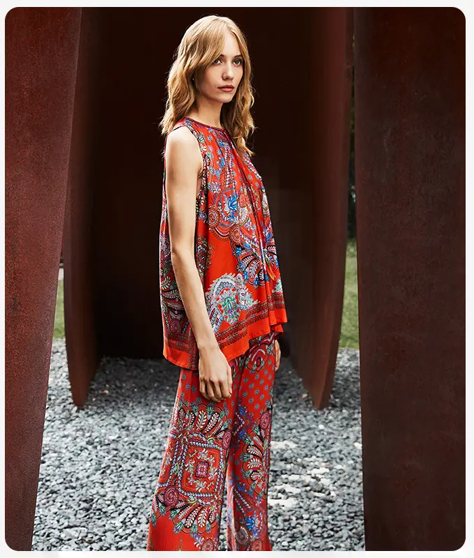 Discover the new Pantone trend color red for summer 2022 now at Ana Alcazar